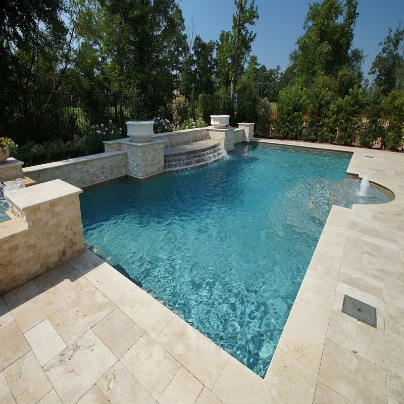 piscine en pierre naturelle